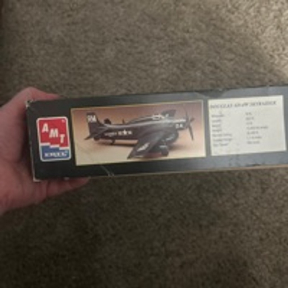 AMT Douglas AD-4W Skyraider Model Kit - Black - Picture 5 of 7